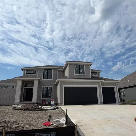2306 Foxtail Dr, Kearney, MO 64060