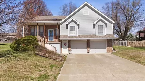 220 SW Seaside Sparrow St, Lees Summit, MO 64082