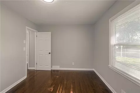 Bedroom - 8512 E 85th St, Raytown, MO 64138 photo 5 of 8