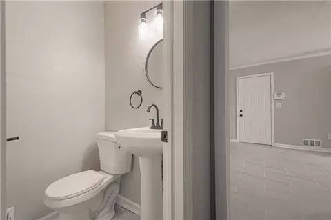 Entry Way - 8512 E 85th St, Raytown, MO 64138 photo 1 of 1