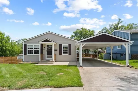 307 E 3rd Dr, Independence, MO 64050