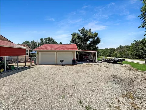Exterior - 33247 Bittner Dr, Warsaw, MO 65355 photo 7 of 11