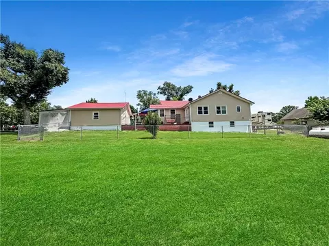 Exterior - 33247 Bittner Dr, Warsaw, MO 65355 photo 3 of 11