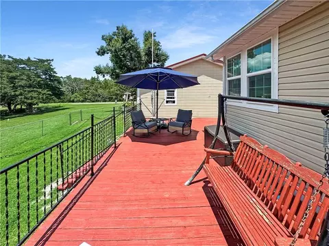 Exterior - 33247 Bittner Dr, Warsaw, MO 65355 photo 9 of 11