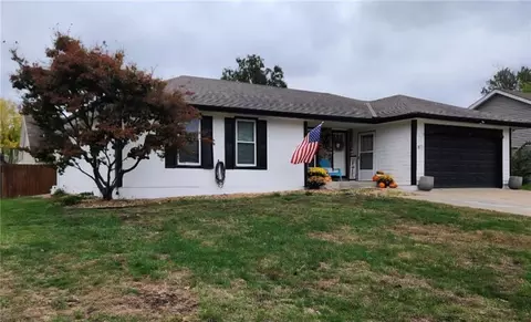 812 Apple Blossom St, Excelsior Springs, MO 64024