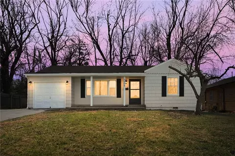 8809 E 73rd St, Raytown, MO 64133