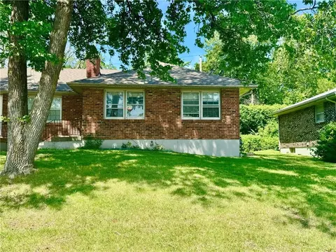 5406 Ditzler Ave, Raytown, MO 64133