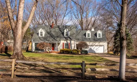 2032 W 96th St, Leawood, KS 66206