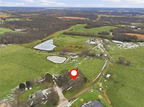 3910 Carter Dr, Smithville, MO 64089