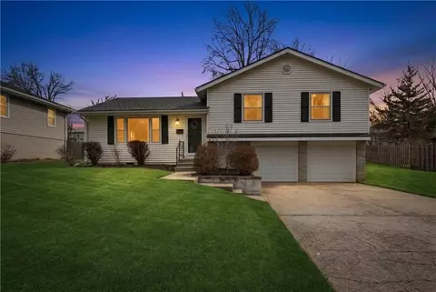 4515 S Willis Ave, Independence, MO 64055