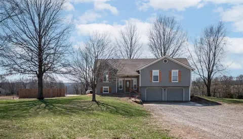 18879 Kickapoo Ridge Rd, Leavenworth, KS 66048