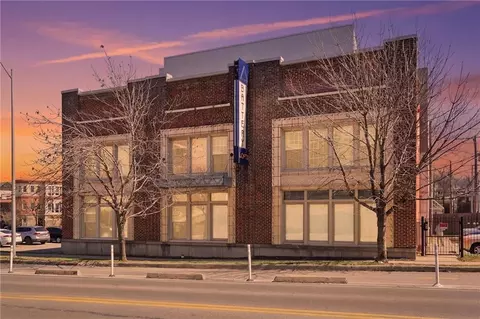 3001 Gillham Rd #201, Kansas City, MO 64108