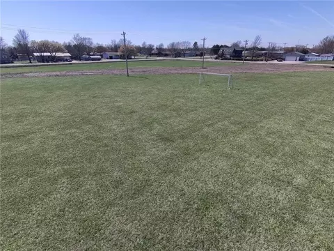 00001 Cross St, Burlington, KS 66839