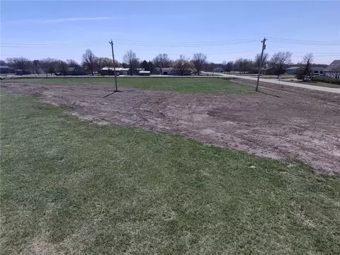 00003 Cross St, Burlington, KS 66839