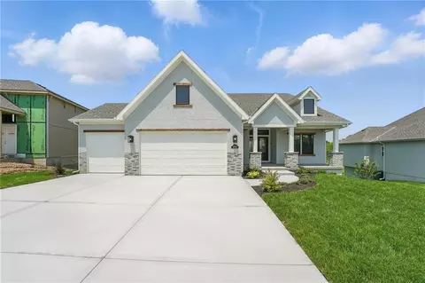 1518 NW 106th Ter, Kansas City, MO 64155
