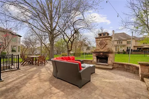 9201 W 145th St, Overland Park, KS 66221