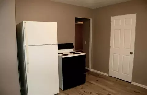 Kitchen - 310 E Franklin St, Clinton, MO 64735 photo 2 of 3