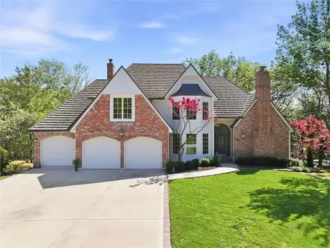 4245 W 124th Ter, Leawood, KS 66209