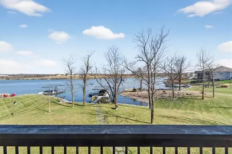 1405 Kensington Ln, Raymore, MO 64083