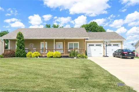 602 W Haven Dr, Richmond, MO 64085