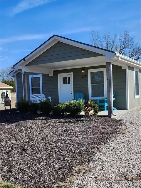 230 S Linn Valley Dr, Linn Valley, KS 66040