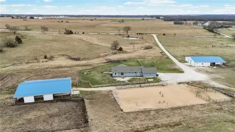 425 Hamilton Rd, Pomona, KS 66076