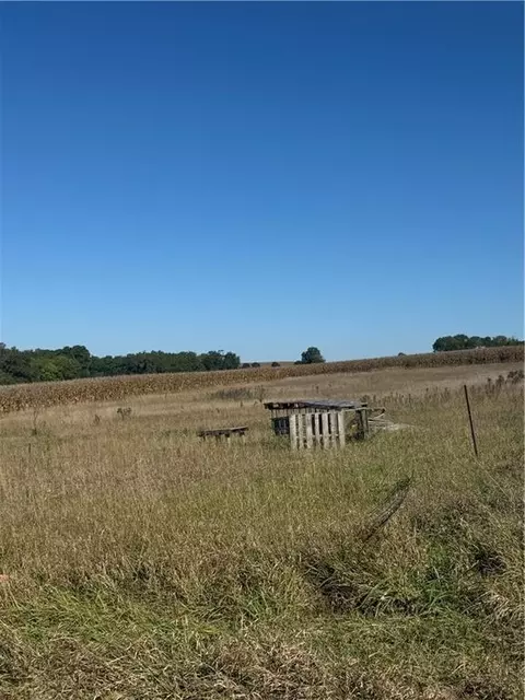 20860 County Road P Hwy, Weston, MO 64098