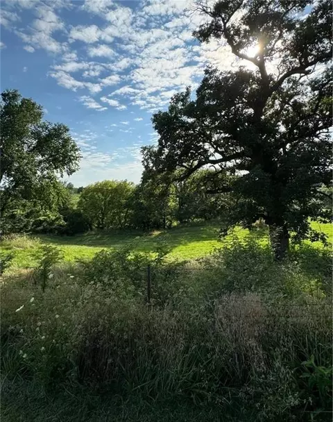30105 Salem Rd, Weston, MO 64098