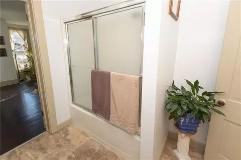 Bath - 703 E 4th St, Cherryvale, KS 67335 photo 3 of 4