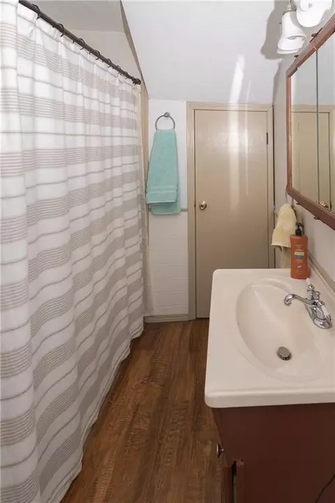 Bath - 703 E 4th St, Cherryvale, KS 67335 photo 1 of 4