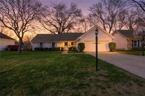 6432 W 101 St, Overland Park, KS 66212