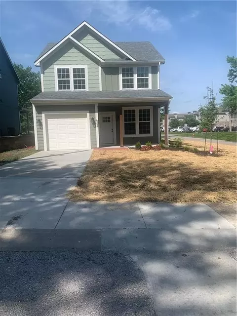 622 NW Charlotte St, Grain Valley, MO 64029