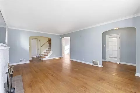 1174 E 77th St, Kansas City, MO 64131