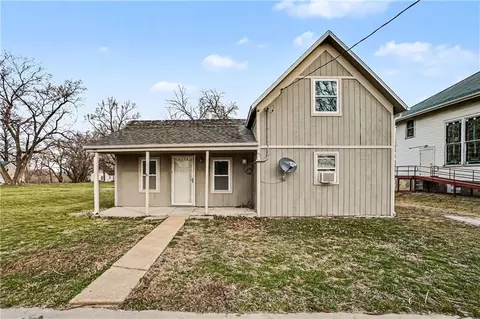 205 E 2nd St, Winston, MO 64689