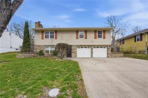 7806 NE 57th St, Kansas City, MO 64119