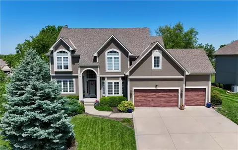 2612 SW Wintercreek Dr, Lees Summit, MO 64081