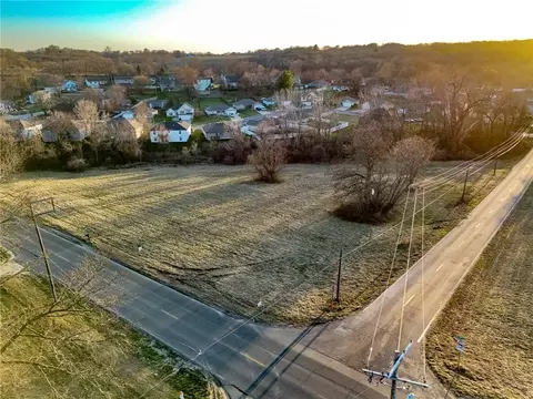 S 11th St Road, Saint Joseph, MO 64503