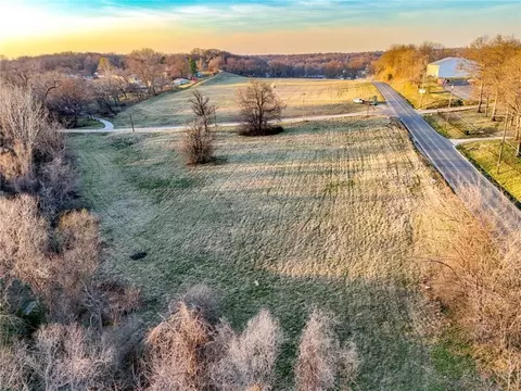 S 11th St Road, Saint Joseph, MO 64503