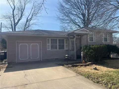 2403 NE 61st Ter, Gladstone, MO 64118