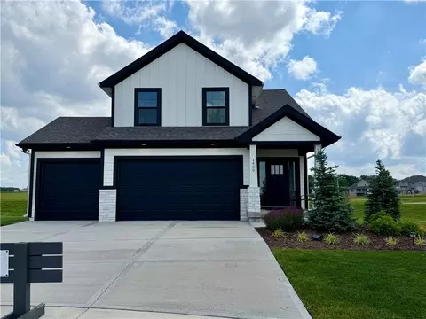 1400 N 157th Ln, Basehor, KS 66007