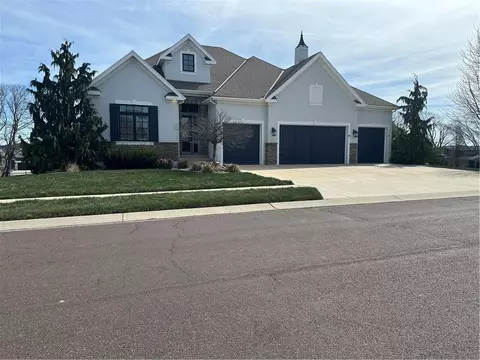 16913 Bradshaw St, Overland Park, KS 66221