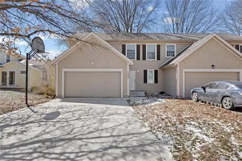 1523 E 123rd Ter, Olathe, KS 66061
