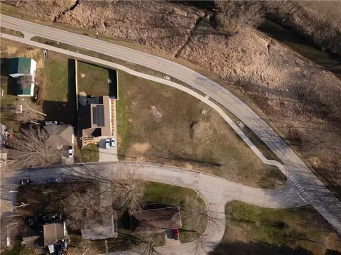 423 E Main St, Smithville, MO 64089 photo 3