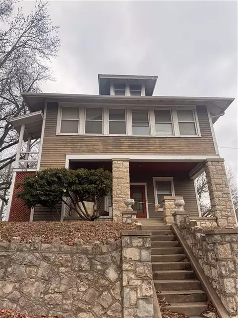 701 Mcdonald St, Saint Joseph, MO 64505