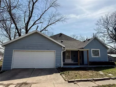 423 Yuba St, Burlington, KS 66839