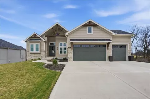 8605 NE 87th Ter, Kansas City, MO 64157