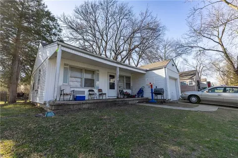 2720 N 33rd St, Kansas City, KS 66104