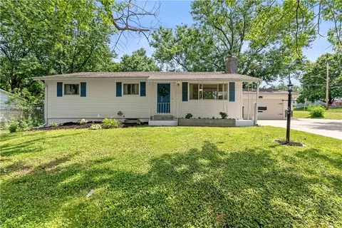 1501 NE 67th Pl, Gladstone, MO 64118