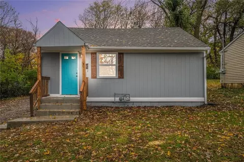 9034 Grand Ave, Kansas City, MO 64114