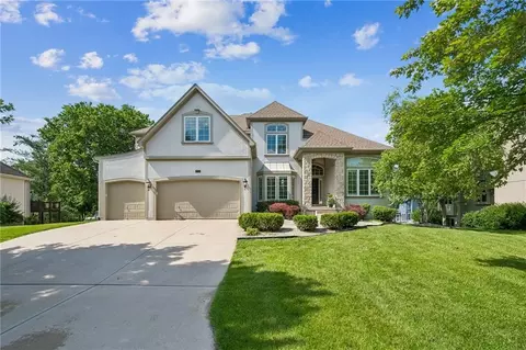 13232 Falmouth St, Leawood, KS 66209
